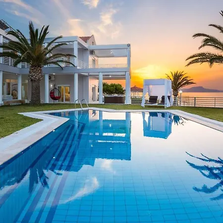 Gerani Hill Villa *