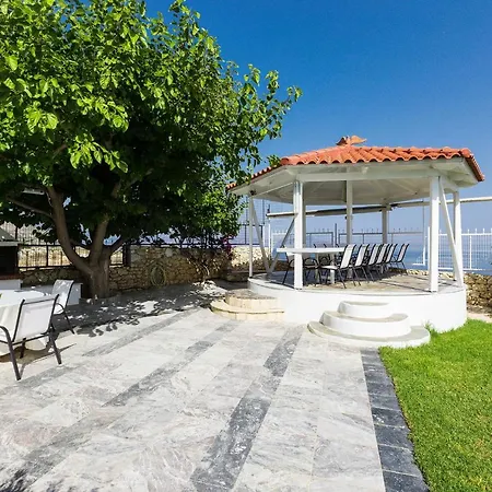 Gerani Hill Villa