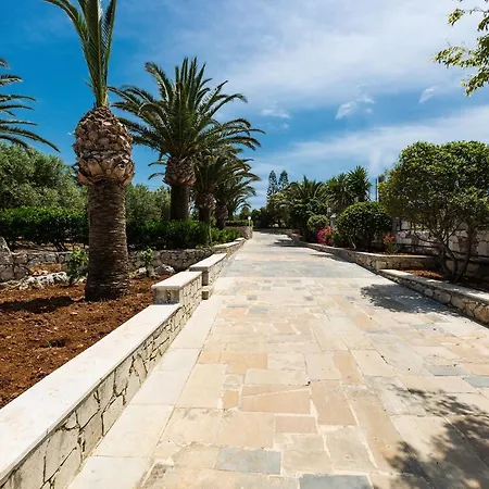 Gerani Hill Villa *